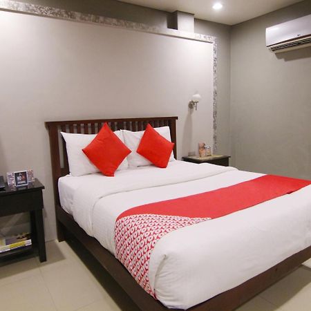 Oyo 103 Artina Suites Hotel Makati City Ngoại thất bức ảnh