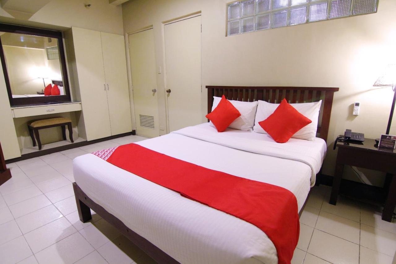 Oyo 103 Artina Suites Hotel Makati City Ngoại thất bức ảnh