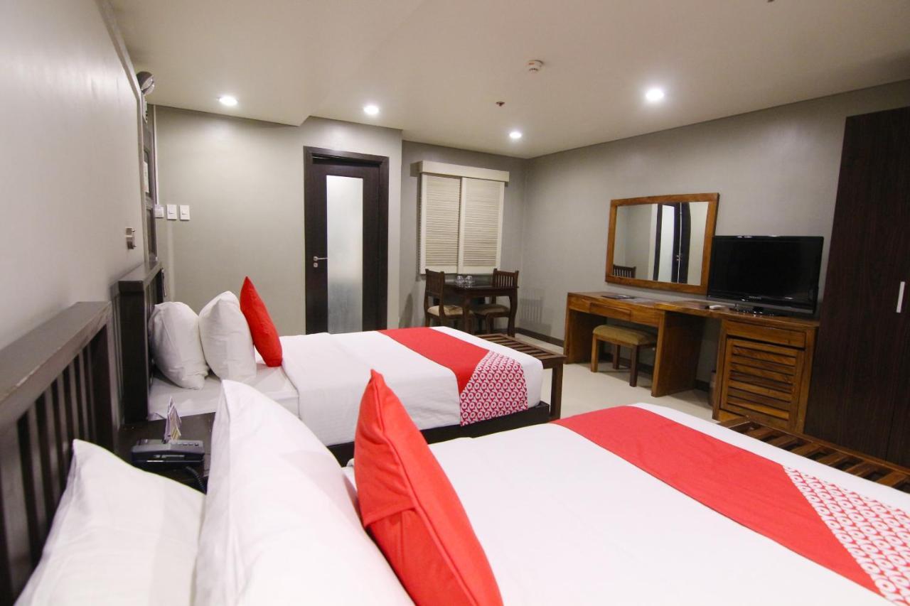 Oyo 103 Artina Suites Hotel Makati City Ngoại thất bức ảnh