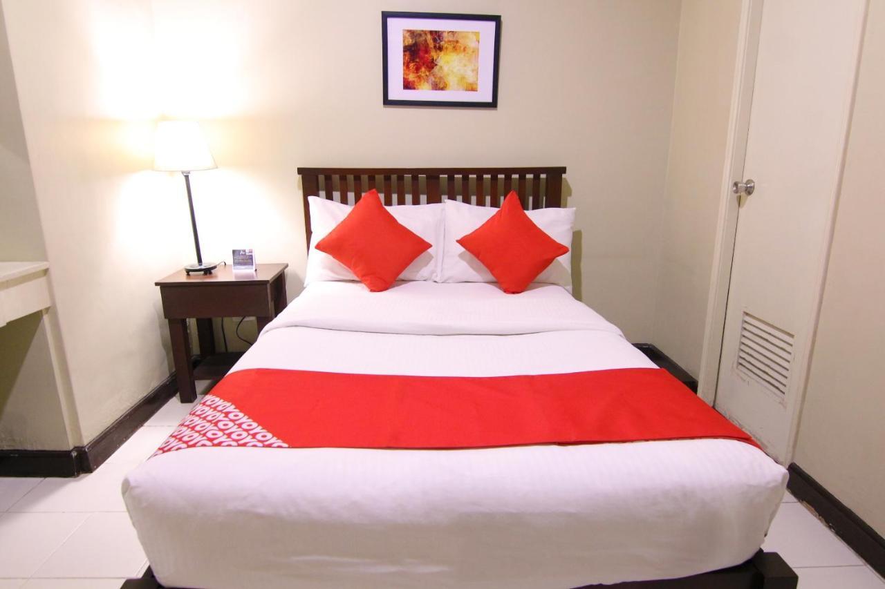 Oyo 103 Artina Suites Hotel Makati City Ngoại thất bức ảnh