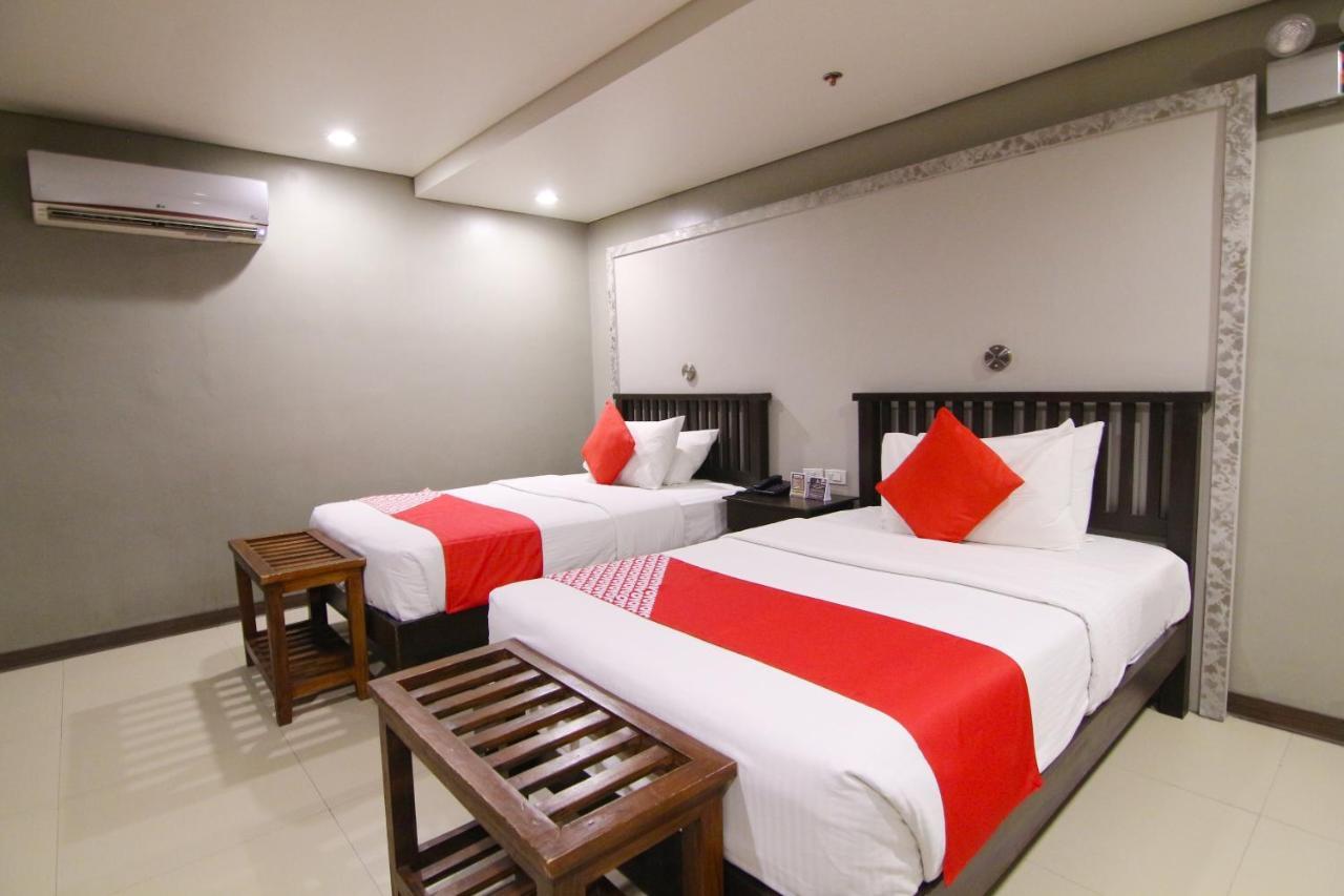 Oyo 103 Artina Suites Hotel Makati City Ngoại thất bức ảnh