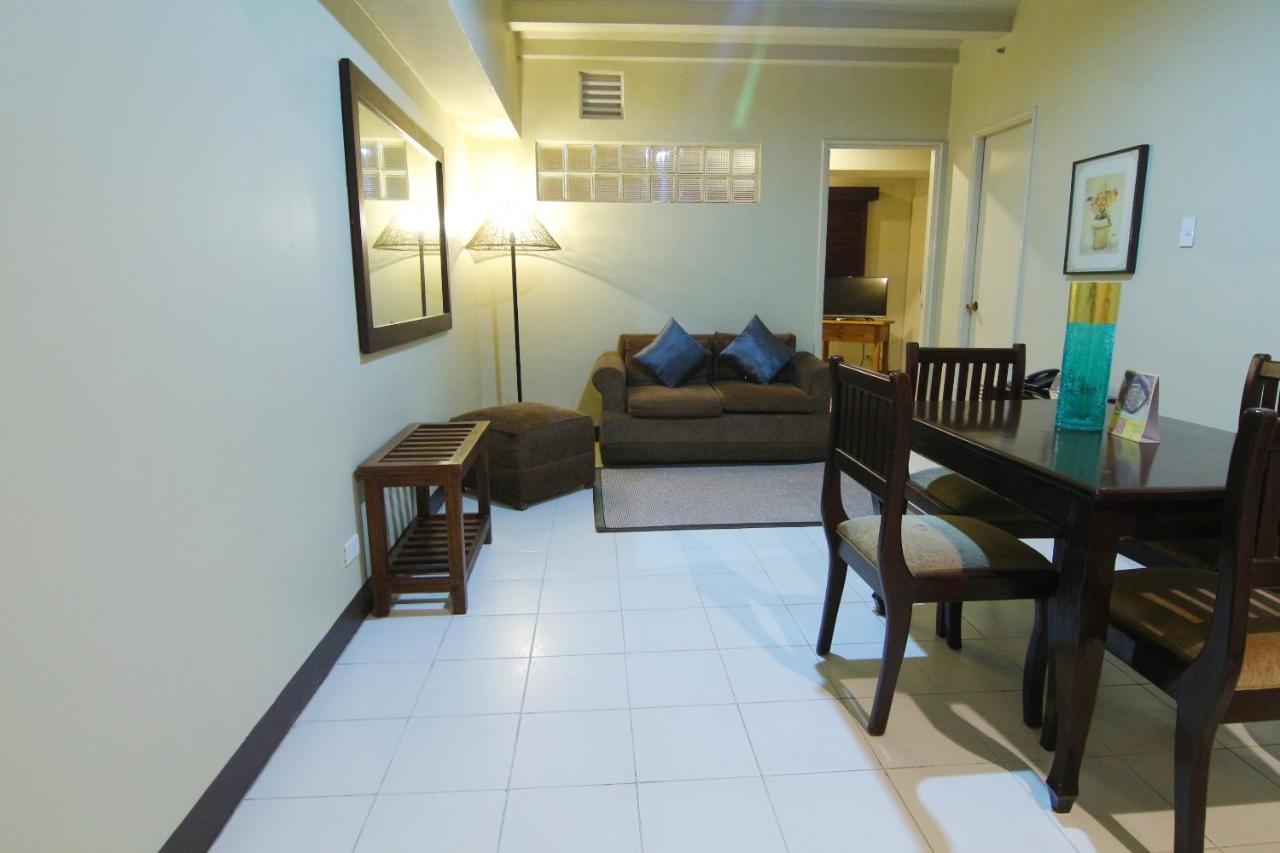 Oyo 103 Artina Suites Hotel Makati City Ngoại thất bức ảnh