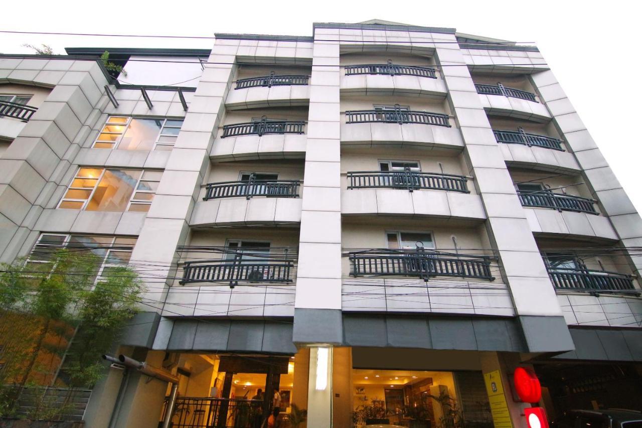 Oyo 103 Artina Suites Hotel Makati City Ngoại thất bức ảnh