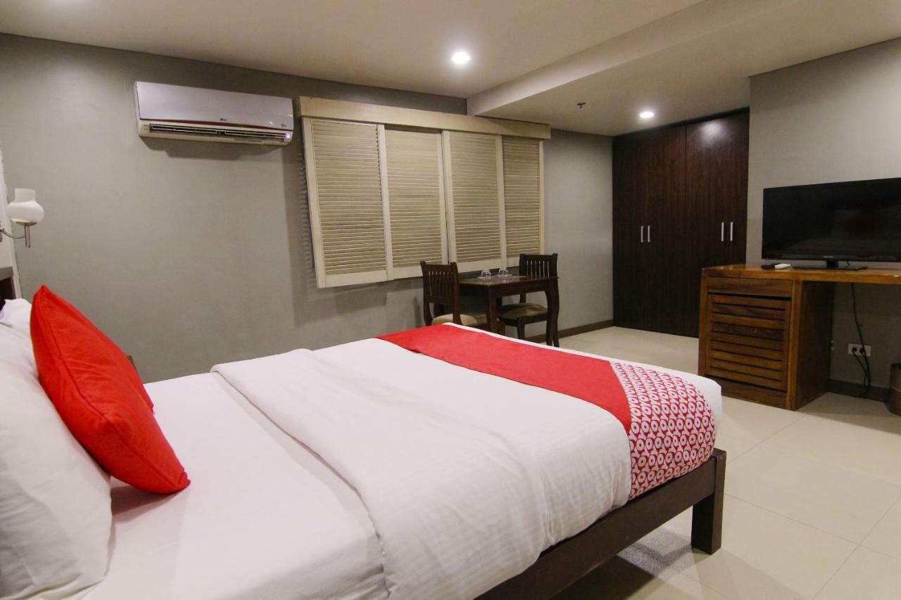 Oyo 103 Artina Suites Hotel Makati City Ngoại thất bức ảnh
