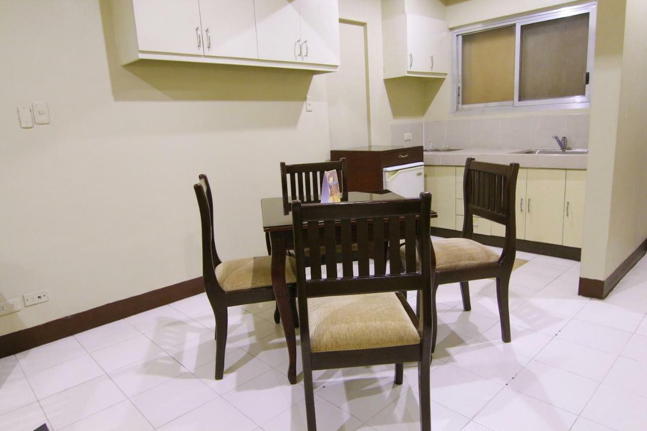 Oyo 103 Artina Suites Hotel Makati City Ngoại thất bức ảnh