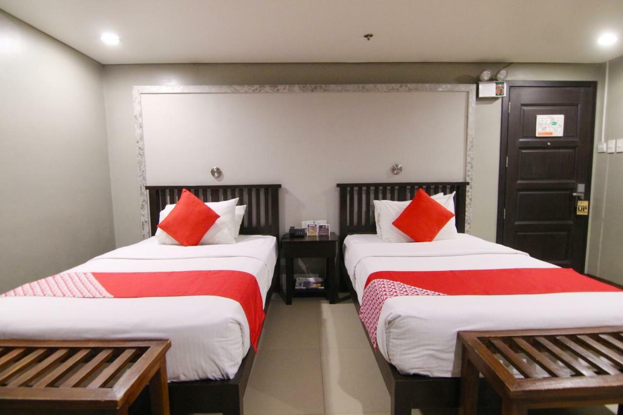 Oyo 103 Artina Suites Hotel Makati City Ngoại thất bức ảnh