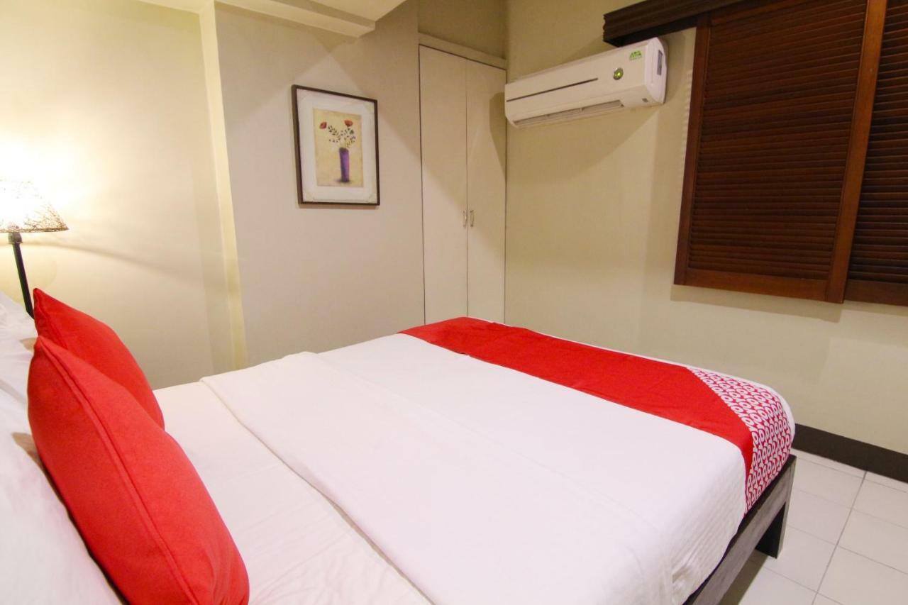 Oyo 103 Artina Suites Hotel Makati City Ngoại thất bức ảnh