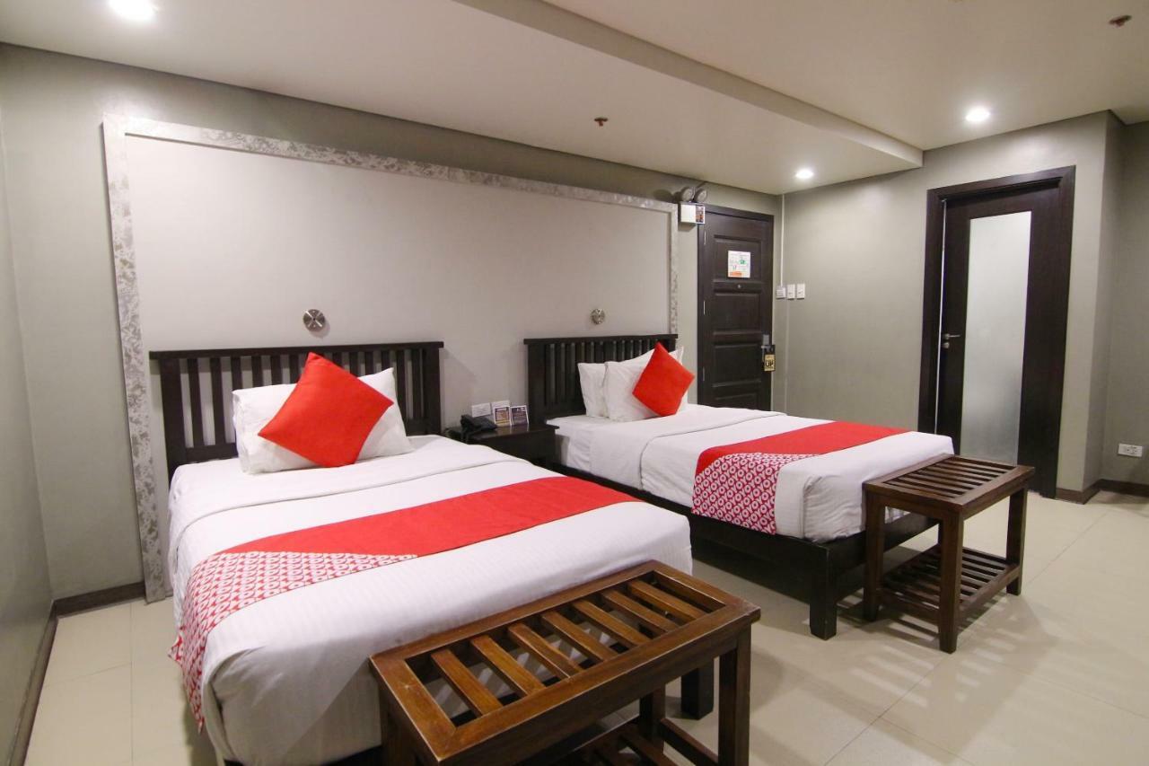 Oyo 103 Artina Suites Hotel Makati City Ngoại thất bức ảnh