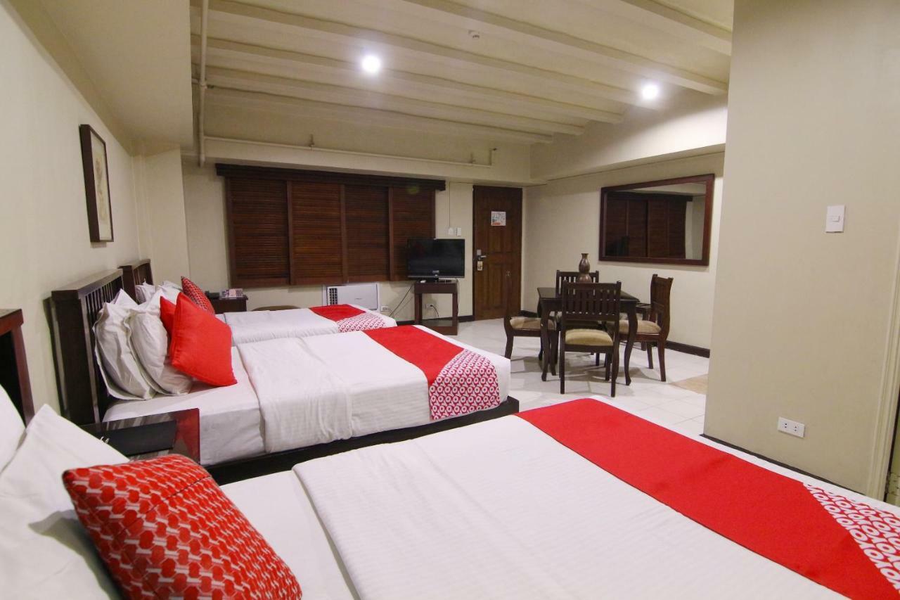 Oyo 103 Artina Suites Hotel Makati City Ngoại thất bức ảnh